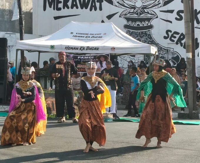 Siswi SMPN 2 Maleber Tampilkan Tari Tradisional di Ajang Heman Ka Budak, Dukung Pelestarian Budaya Daerah